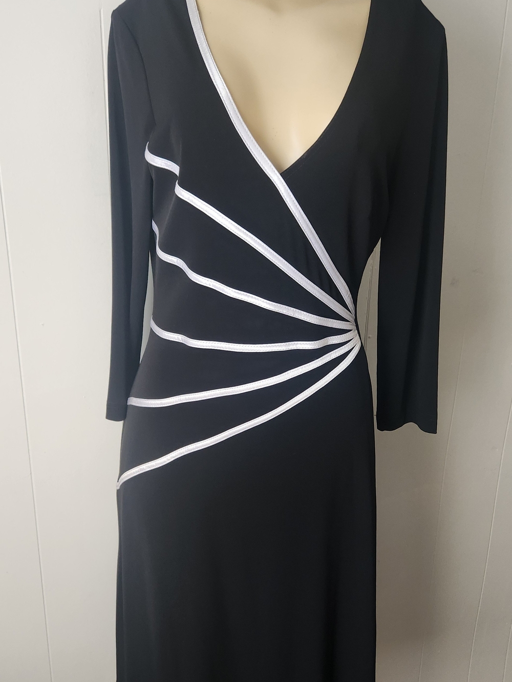 connected apparel Black Long Sleeve V-Neck Dress with White Radiant Trim